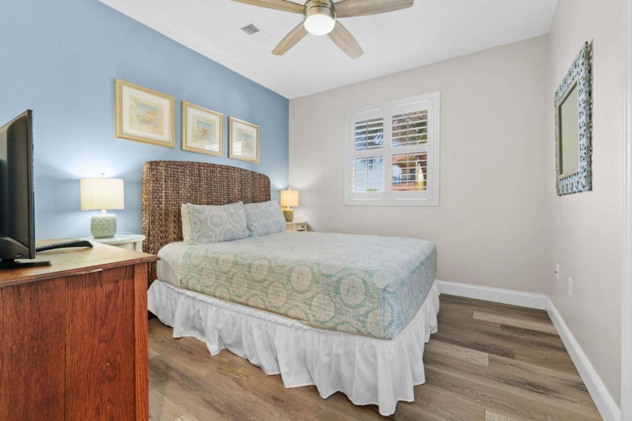 Sea Side 102 Beachfront Sleeps 8 Clearwater Beach Kültér fotó